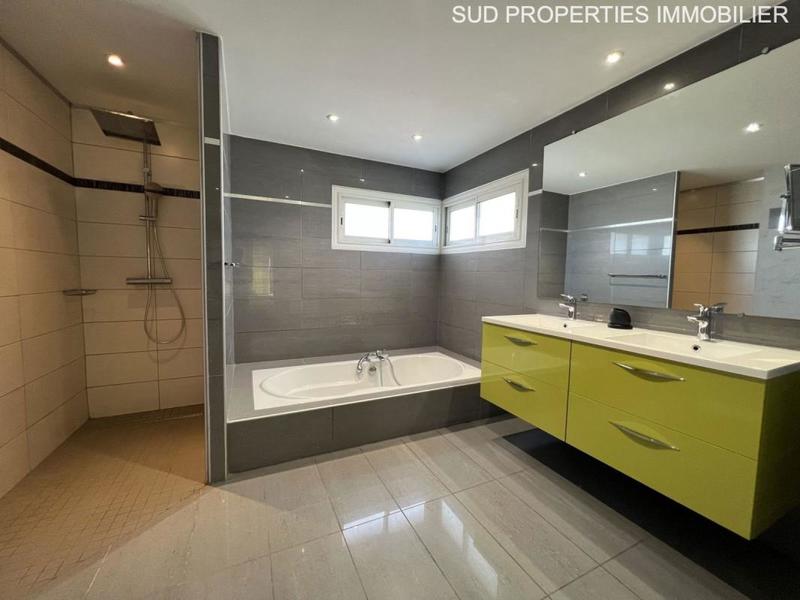 Maison - 218 m² - 7 pièces