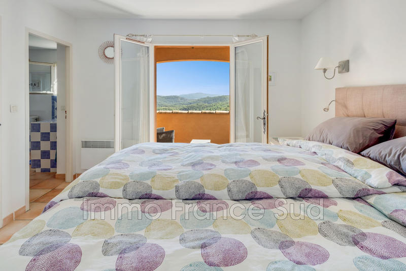 Villa - 215 m² - 6 pièces