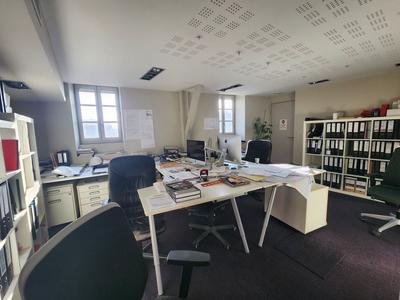 Loft - 124 m² - 5 pièces