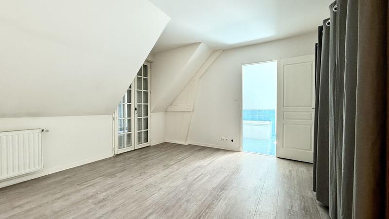 Maison - 244 m² - 6 pièces