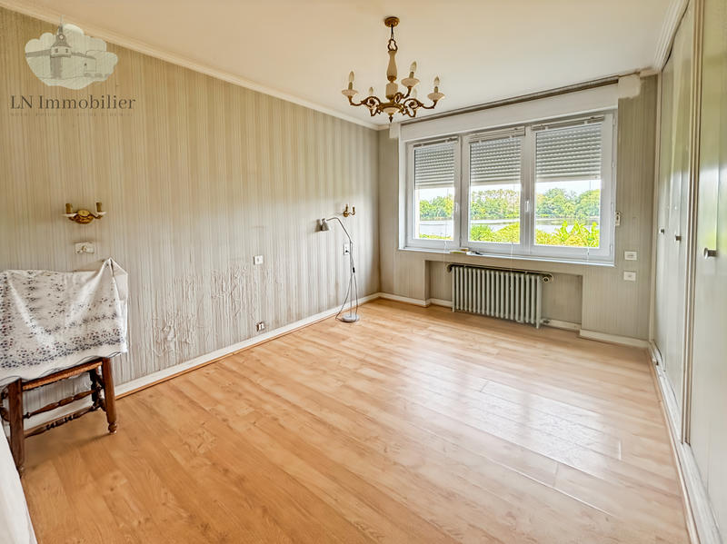 Maison - 189 m² - 9 pièces