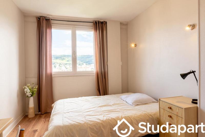 Chambre - 9 m² - 1 pièce