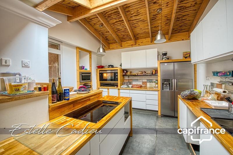 Propriété - 417 m² - 20 pièces