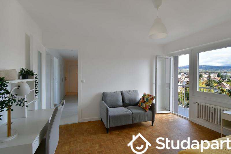 Chambre - 11 m² - 1 pièce