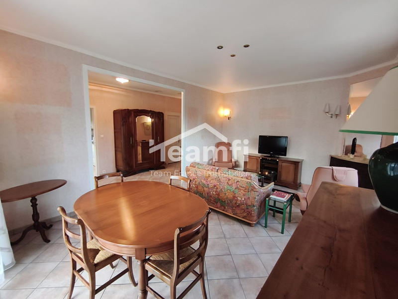 Maison - 180 m² - 5 pièces