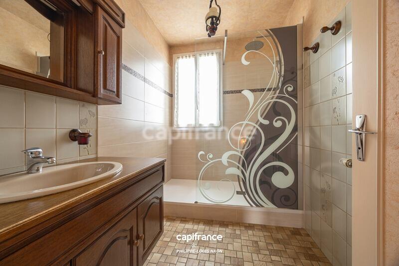 Maison - 98 m² - 5 pièces