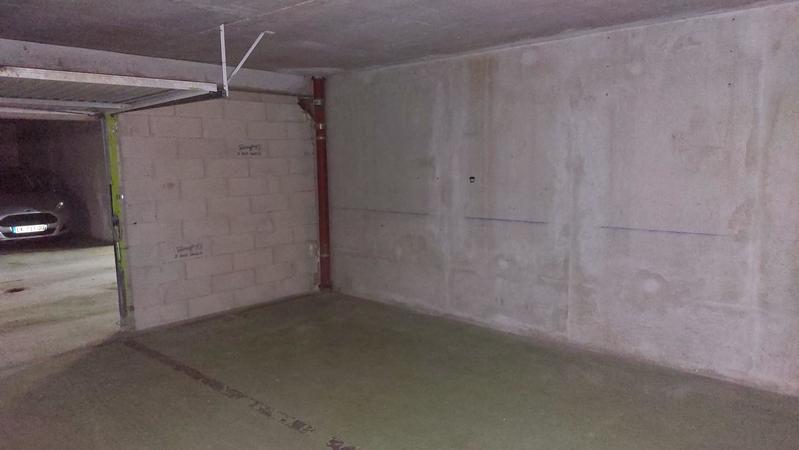 Parking / Garage - 27 m²