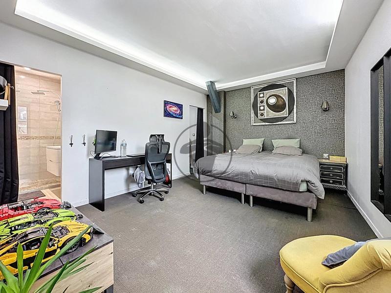 Appartement - 142 m² - 5 pièces