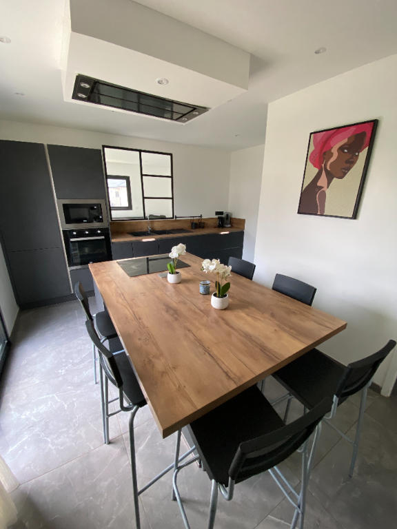 Maison - 167 m² - 6 pièces