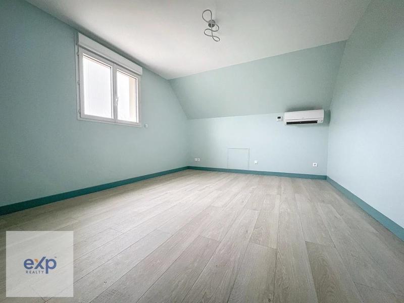 Maison - 234 m² - 10 pièces