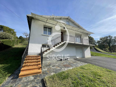 Maison - 92 m² - 5 pièces