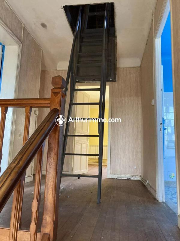 Maison - 253 m² - 8 pièces