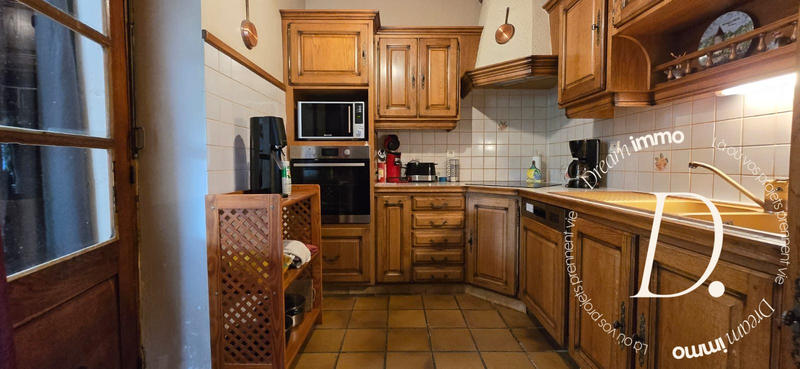 Maison ancienne - 227 m² - 8 pièces