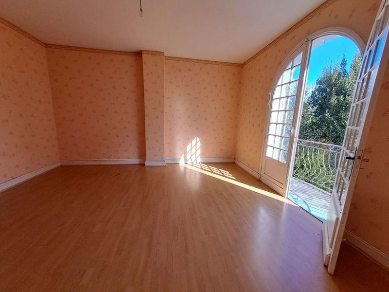 Maison - 298 m² - 6 pièces