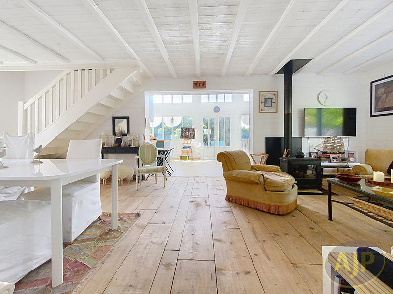 Maison - 174 m² - 7 pièces