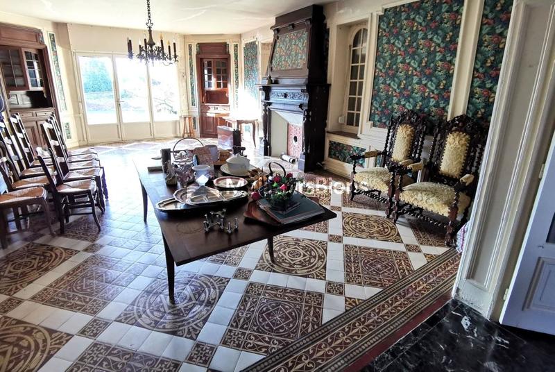 Propriété - 250 m² - 9 pièces