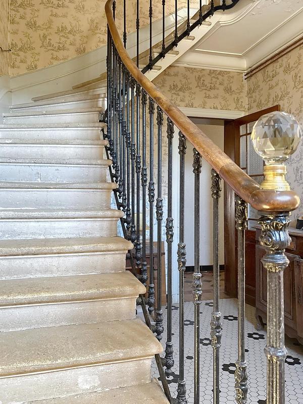 Maison - 316 m² - 10 pièces