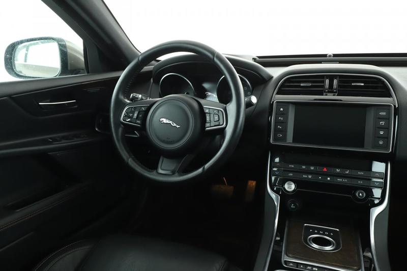 Jaguar Xe 2.0 Prestige Auto 200 ch