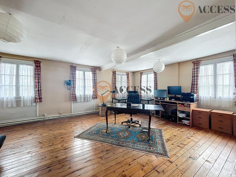 Maison - 209 m² - 8 pièces