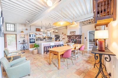 Demeure - 203 m² - 5 pièces