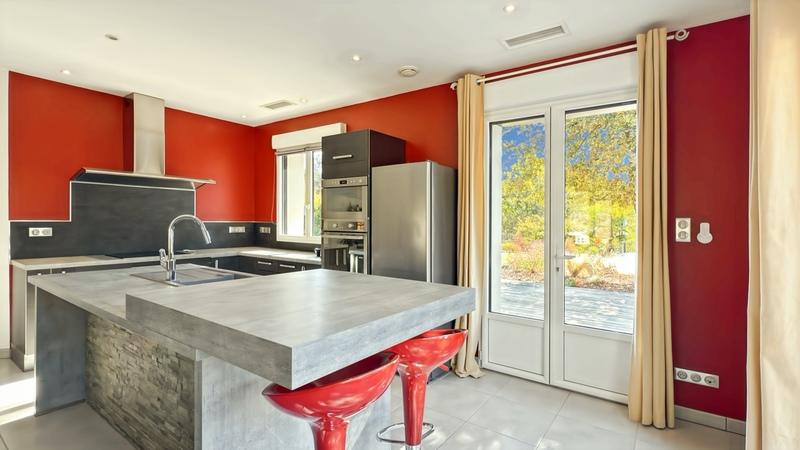 Maison - 300 m² - 10 pièces