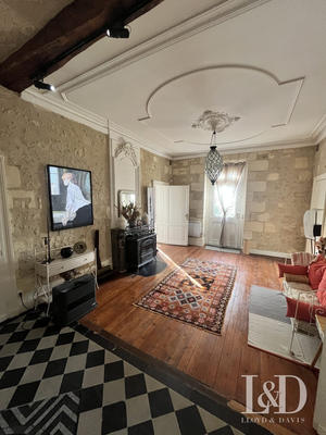 Maison - 323 m² - 10 pièces