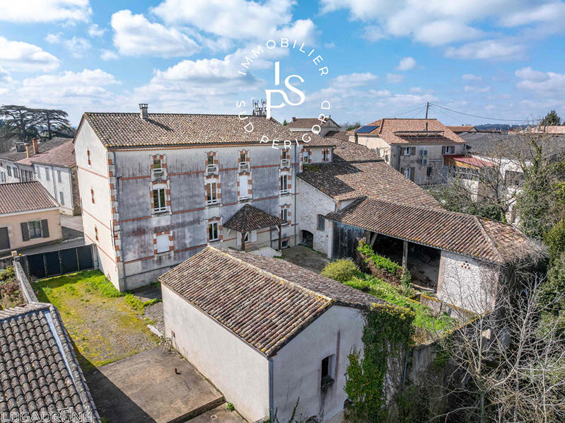 Maison de village - 257 m² - 7 pièces