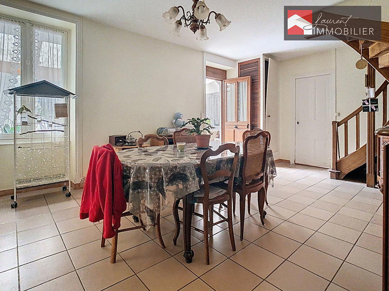 Maison - 210 m² - 10 pièces