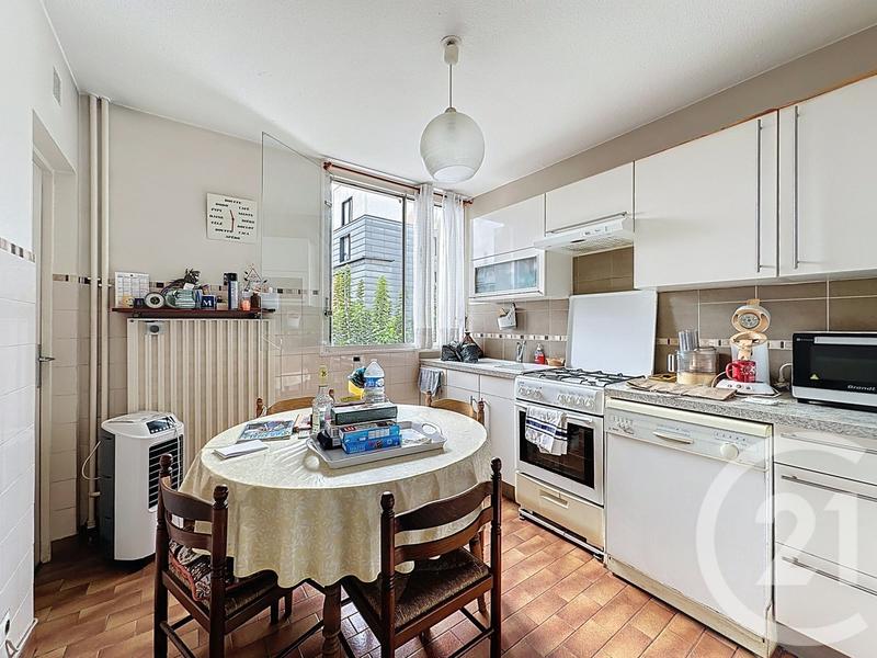 Appartement - 103 m² - 6 pièces