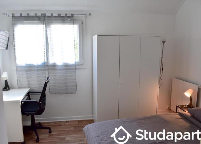 Chambre - 12 m² - 1 pièce