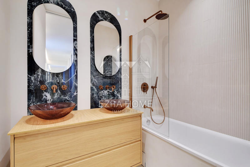 Appartement - 180 m² - 6 pièces