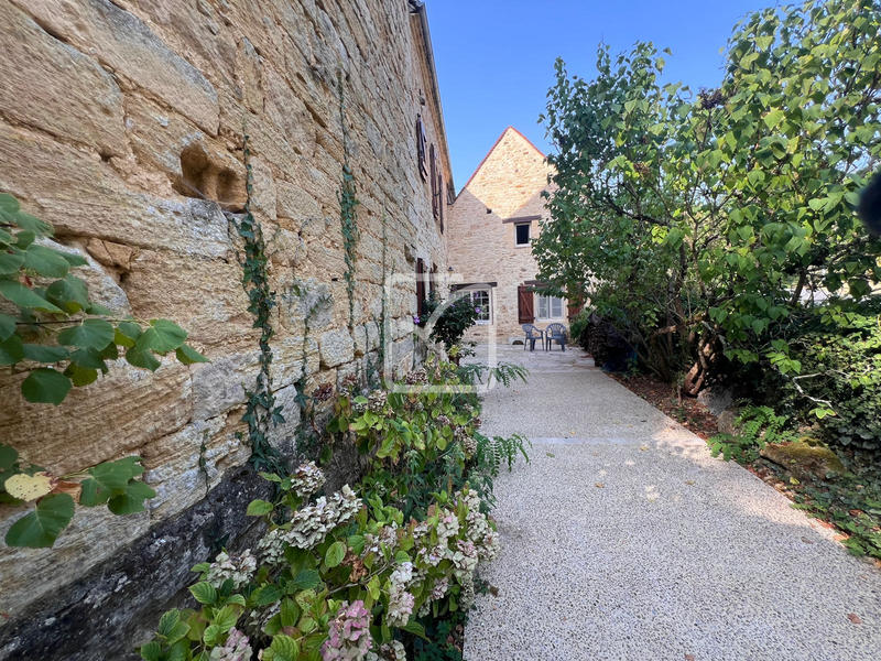 Maison - 160 m² - 8 pièces