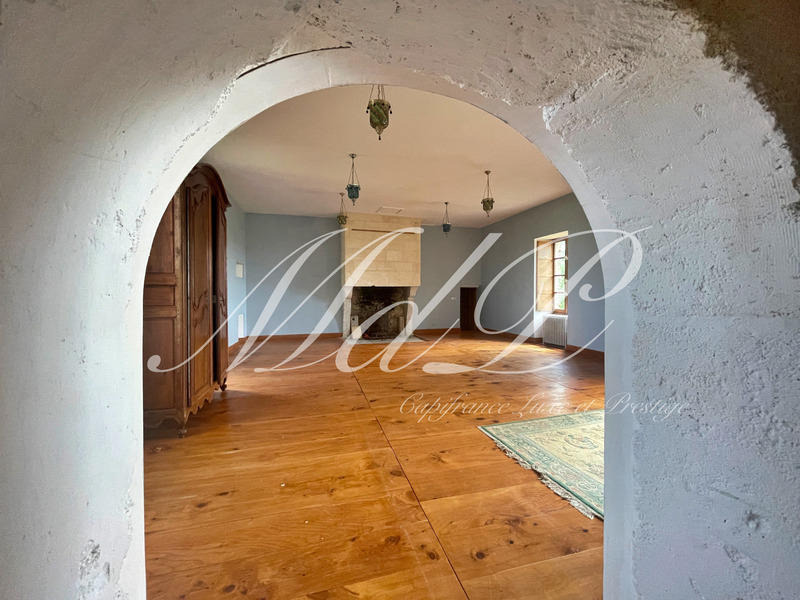 Maison - 338 m² - 10 pièces