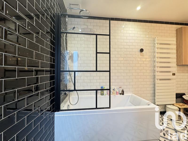 Maison - 127 m² - 7 pièces