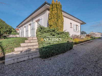 Maison traditionnelle - 175 m² - 8 pièces