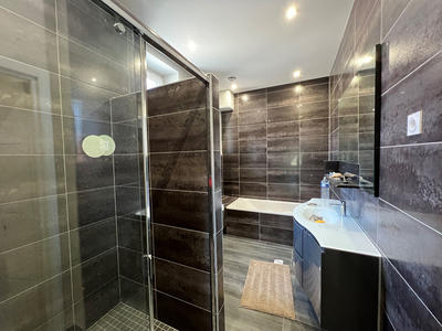 Demeure - 400 m² - 13 pièces