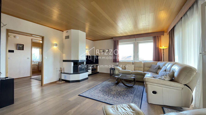 Maison - 246 m² - 9 pièces