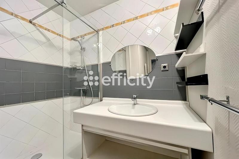 Appartement - 111 m² - 5 pièces