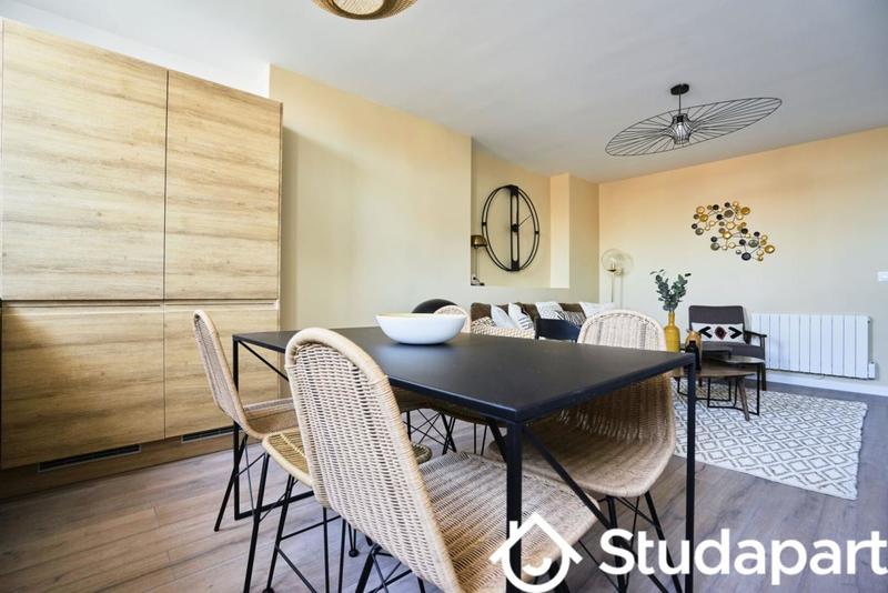 Chambre - 10 m² - 1 pièce