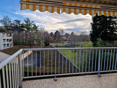 Appartement - 99 m² - 4 pièces