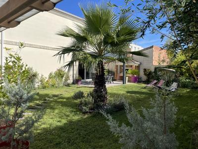 Villa - 200 m² - 7 pièces