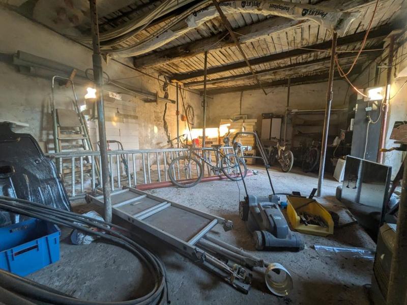 Maison ancienne - 332 m² - 8 pièces