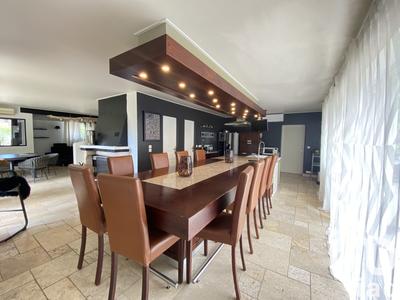 Maison - 223 m² - 6 pièces