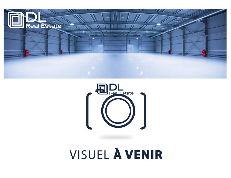 Terrain commercial - 1 700 m²