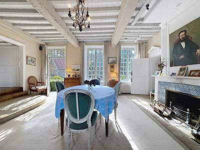Maison - 259 m² - 6 pièces