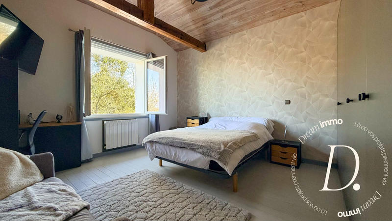 Maison - 211 m² - 7 pièces