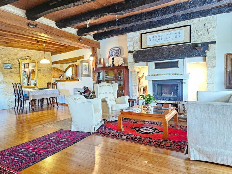 Maison - 190 m² - 7 pièces