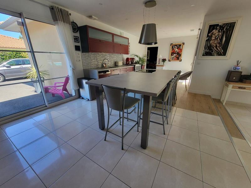 Maison contemporaine - 222 m² - 6 pièces