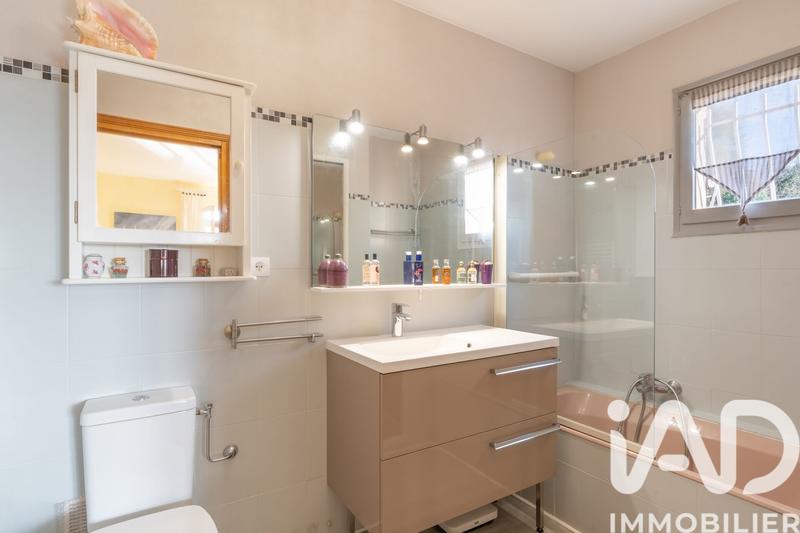 Maison - 230 m² - 7 pièces