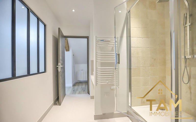 Maison - 180 m² - 5 pièces